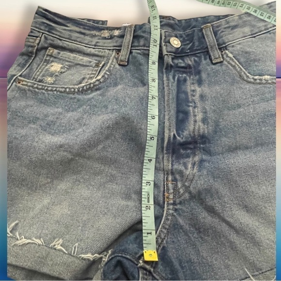 H & M NWT High Waist 2.5” Inseam Cuffed Blue Jean Shorts - Picture 10 of 12